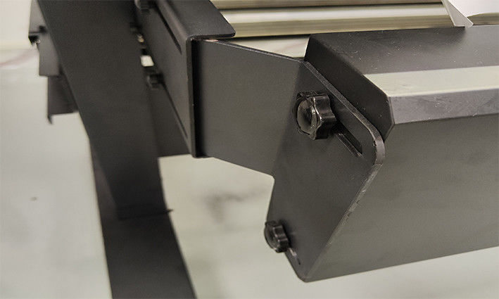 طابعة 1250MM صديقة للبيئة مع حبر 8 ألوان وسائل الإعلام نطاق سمك 1.5mm إلى 6mm