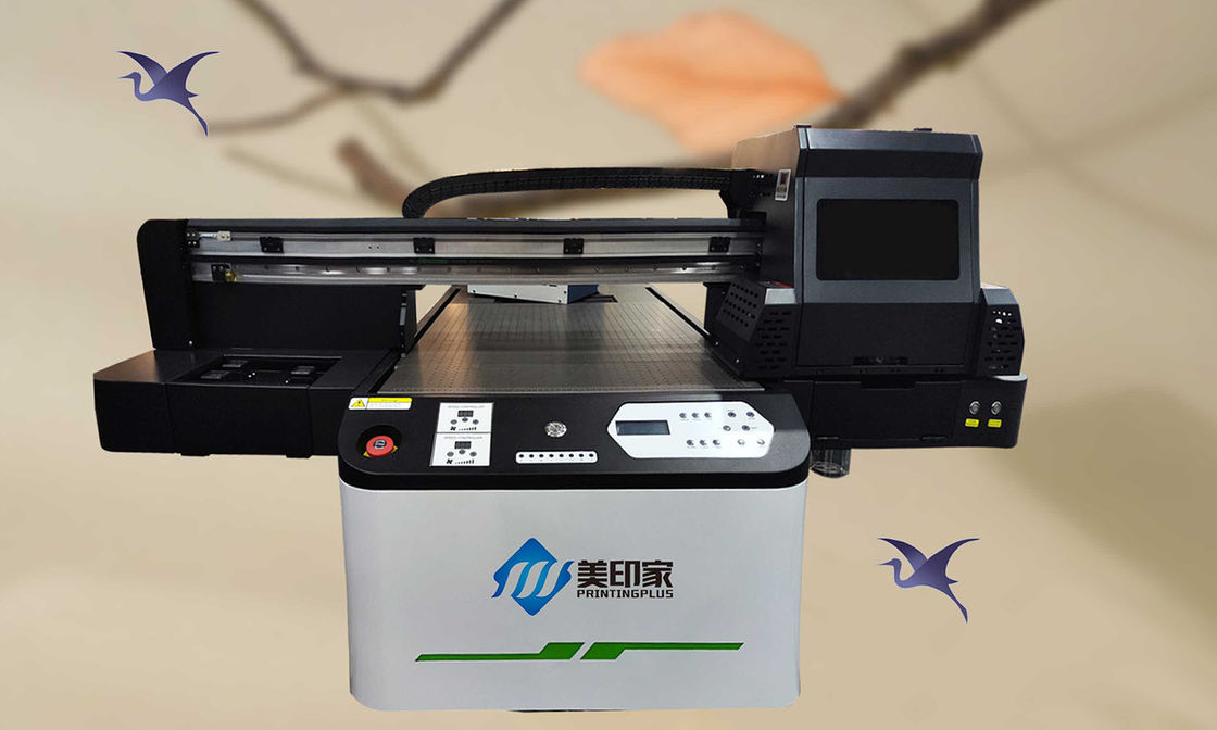 L1600 X W1690 X H802Mm طابعة UV مسطحة للطباعة على البلاستيك القابل للطباعة 1440Dpi