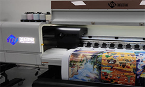 عرض 1250 مم طابعة قائمة على الماء طابعة إعلانات داخلية DYE Ink